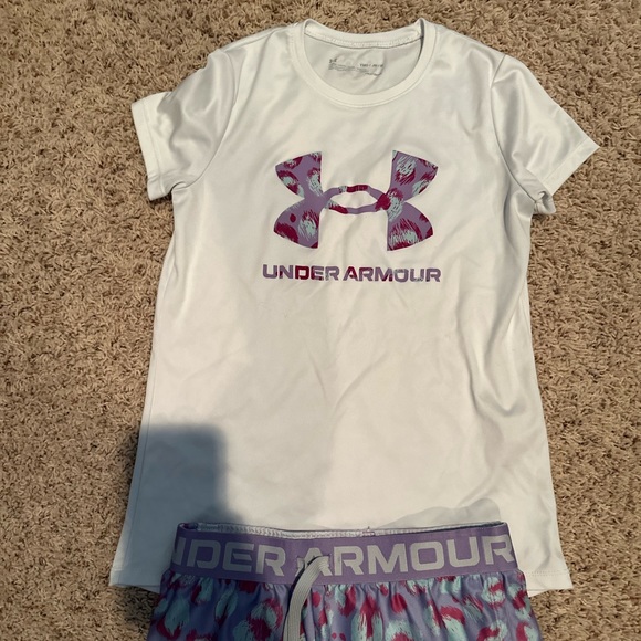 Under Armour Girls Matching Top & Shorts Set Size Medium - Picture 2 of 4